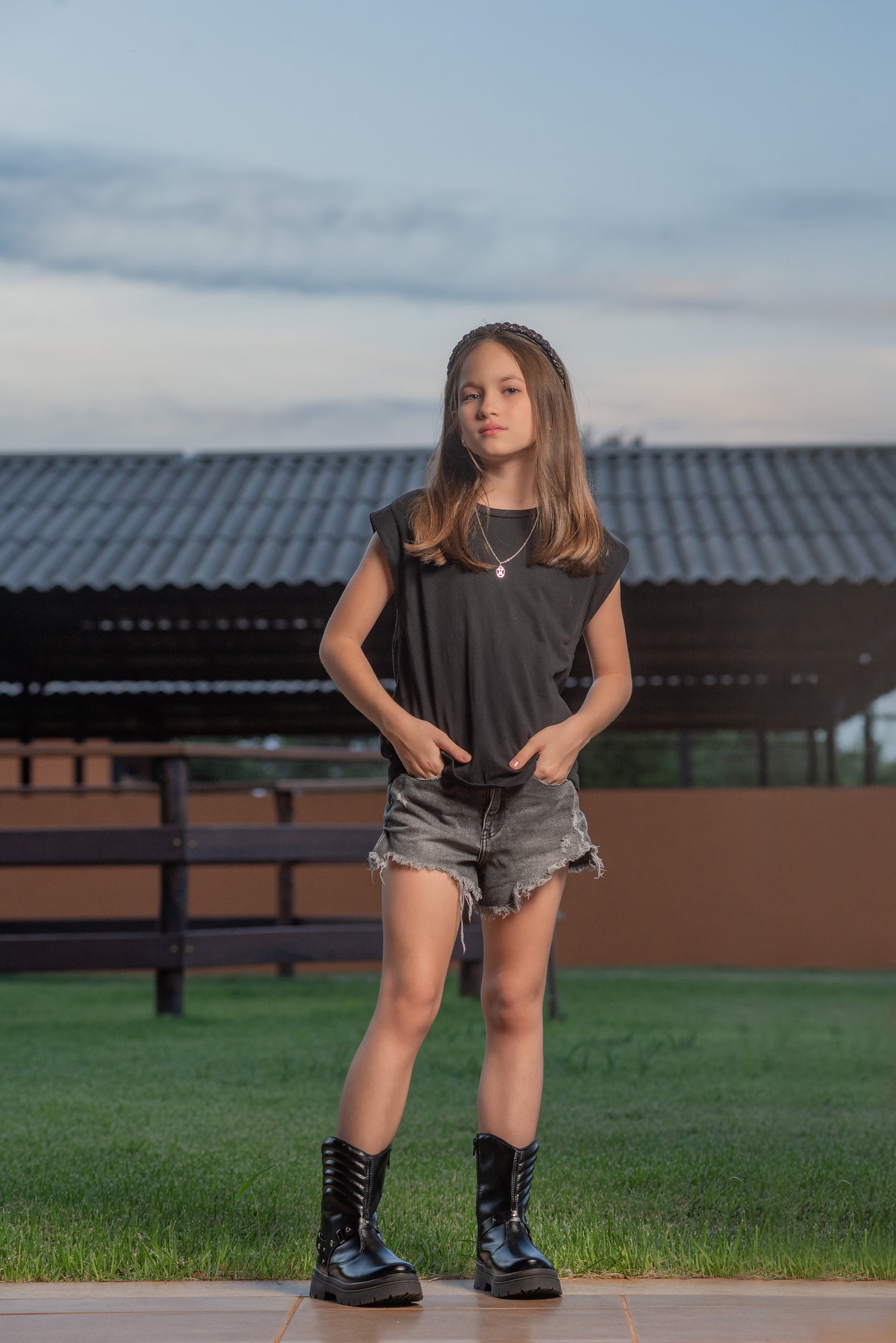 Bota Coturno Infantil Menina Confortável Original Preto Verniz Spikes