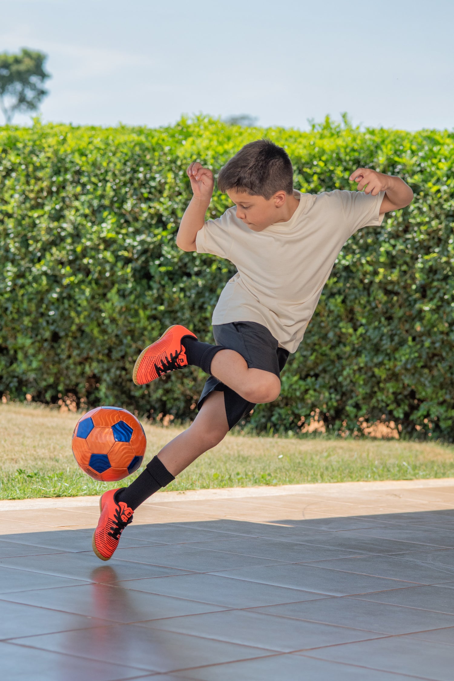 Tênis Chuteira Futsal Infantil Laranja E Preto