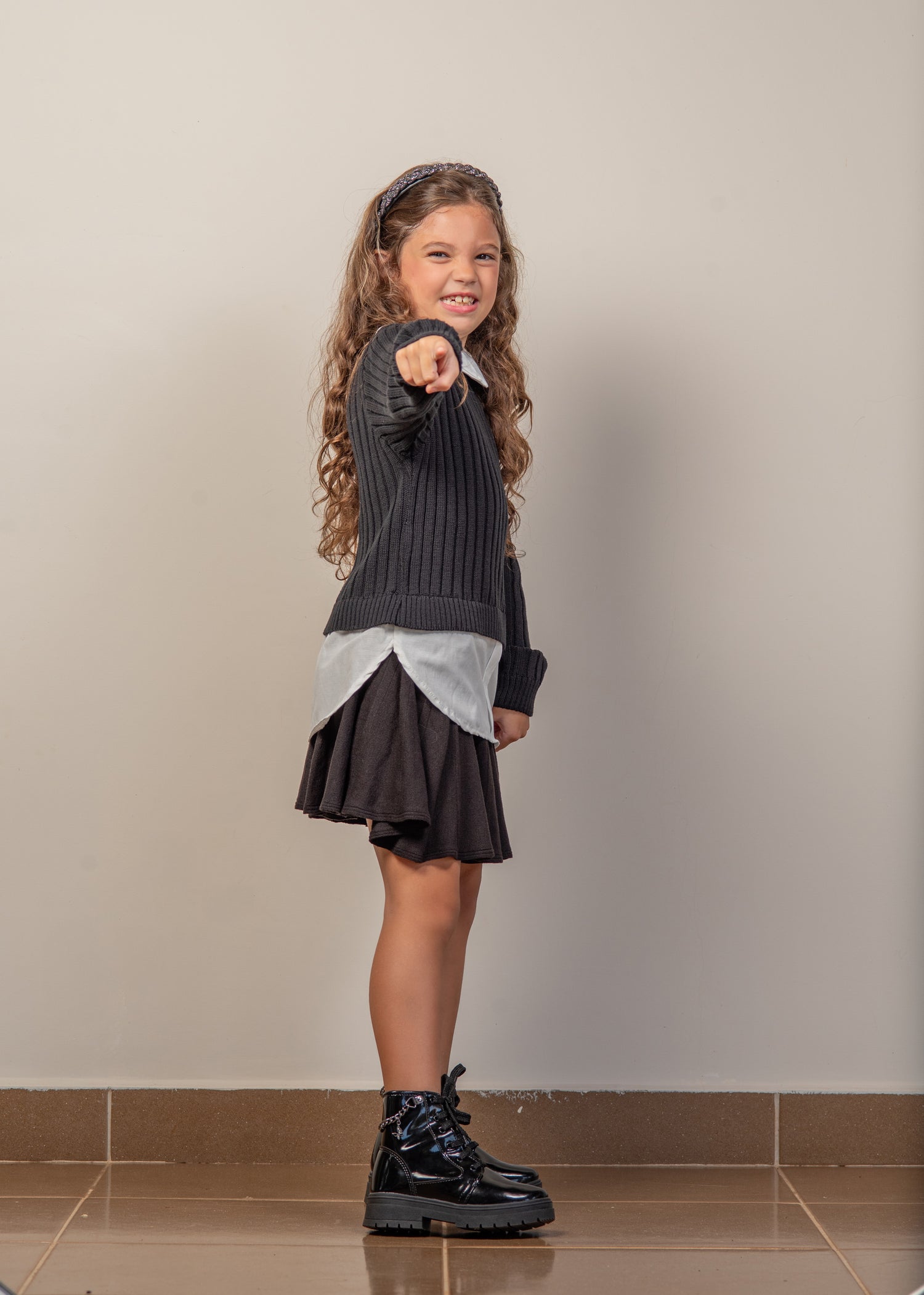 Bota Coturno Infantil Meninas Corrente Pingente Borboleta Preto Verniz