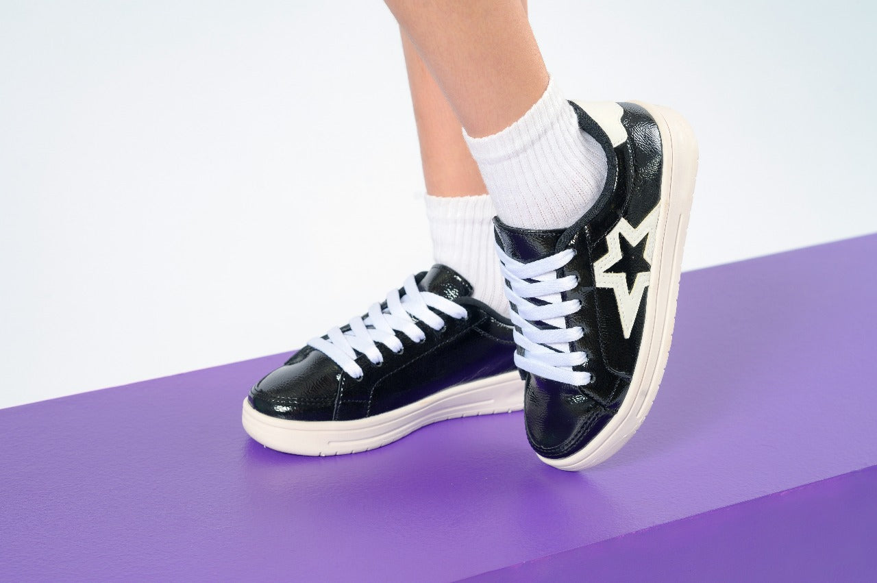 Tênis Infantil para Menina Fechamento Cadarço Estelar Preto Verniz