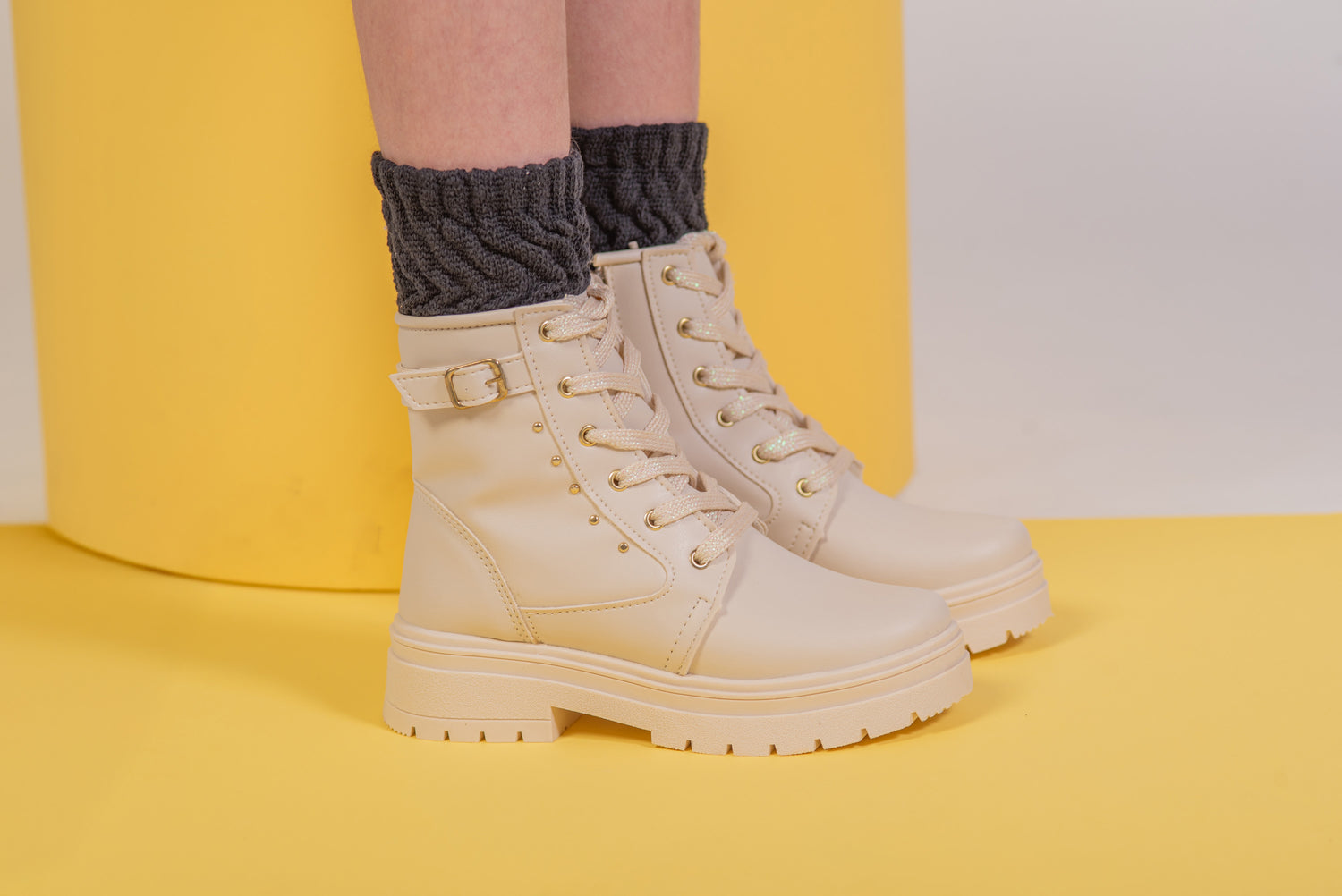 Bota Coturno Infantil Menina Cadarço Fivela Off White